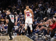 天博-西亚卡姆巅峰对决，詹姆斯与70激战老鹰分钟，出色防守胜负难料！的简单介绍