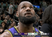 天博-关于詹姆斯官方宣布败北新规，勇士引发争议！比赛高潮迭起的信息