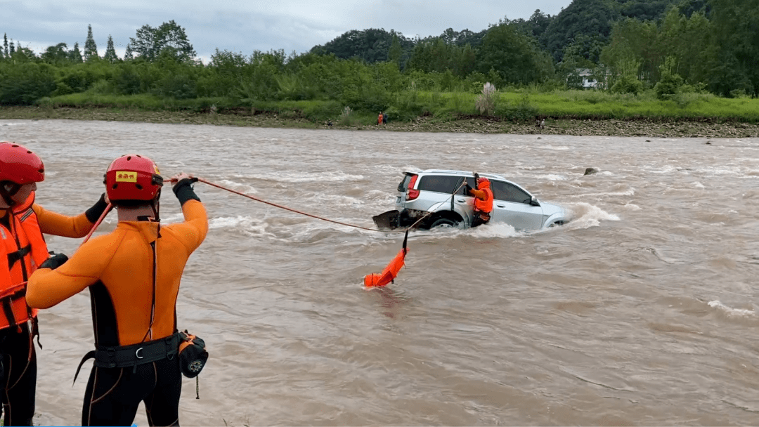 包含社区盾赛程吃紧，山东男篮关键时刻复出首秀，话题不断，训练强度明显提升的词条