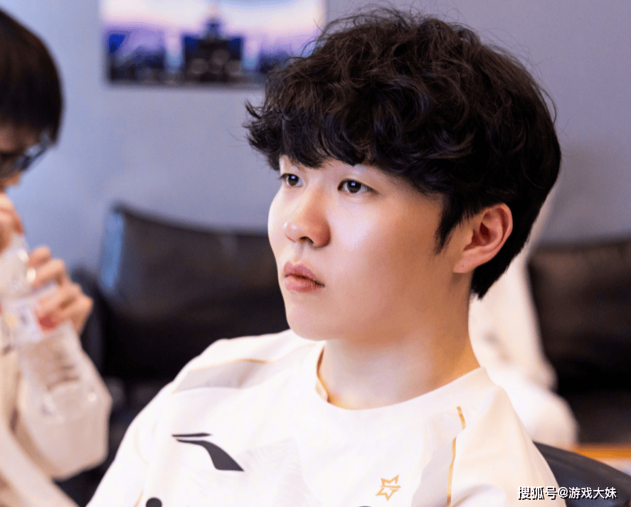 Rookie在RNG比赛中高光表现,逆转引发热议!的简单介绍 Rookie在RNG比赛中高光表现,逆转引发热议!的简单介绍